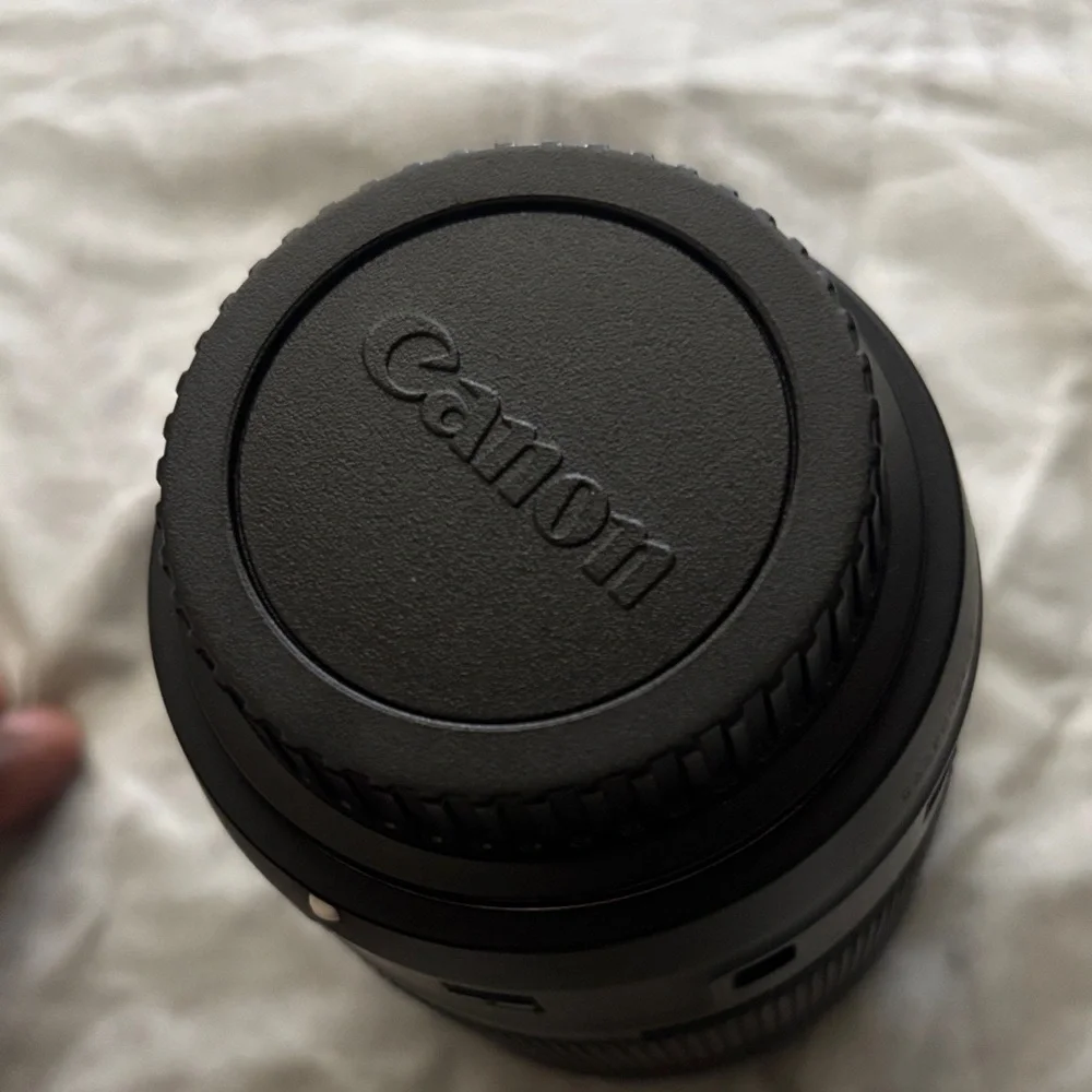 Canon EFS 18-135mm Lens in Black